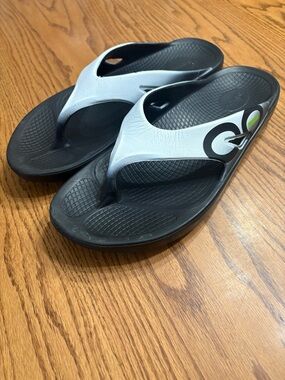 OOFOS men’s Recovery Slide Sandals in Black size 13